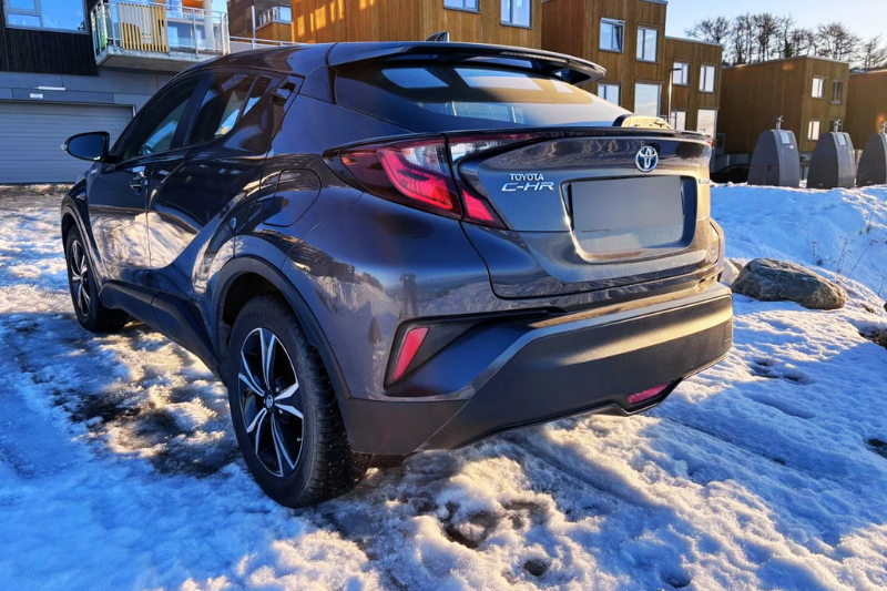 2024 Toyota C-HR Hybrid black SUV front view