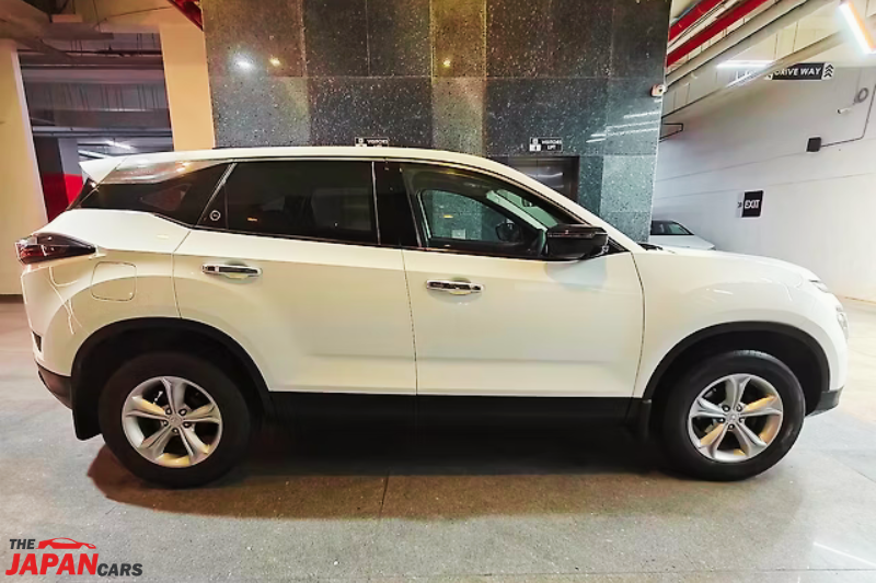 2023 Tata Harrier XT Plus SUV in black color front view