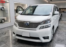 2009 Toyota Vellfire luxury minivan, 3.5L V6, spacious interior