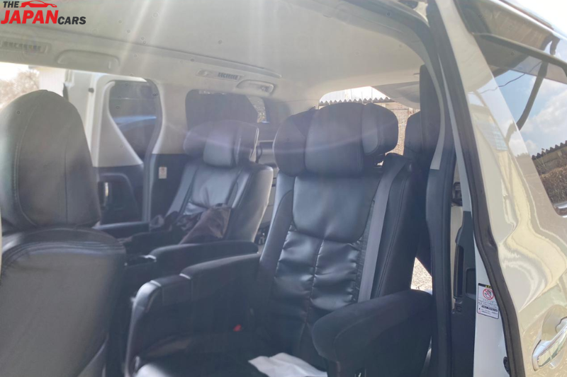 2009 Toyota Vellfire luxury minivan, 3.5L V6, spacious interior