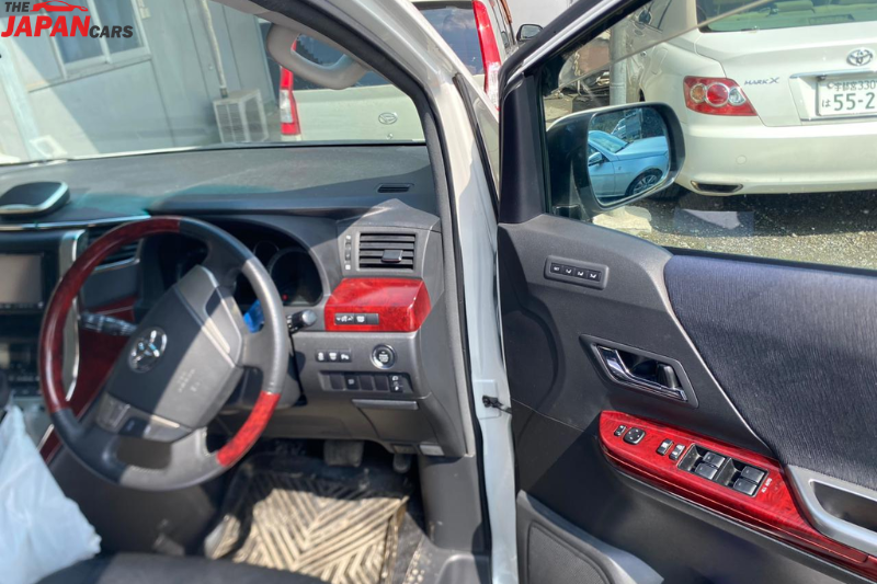 2009 Toyota Vellfire luxury minivan, 3.5L V6, spacious interior